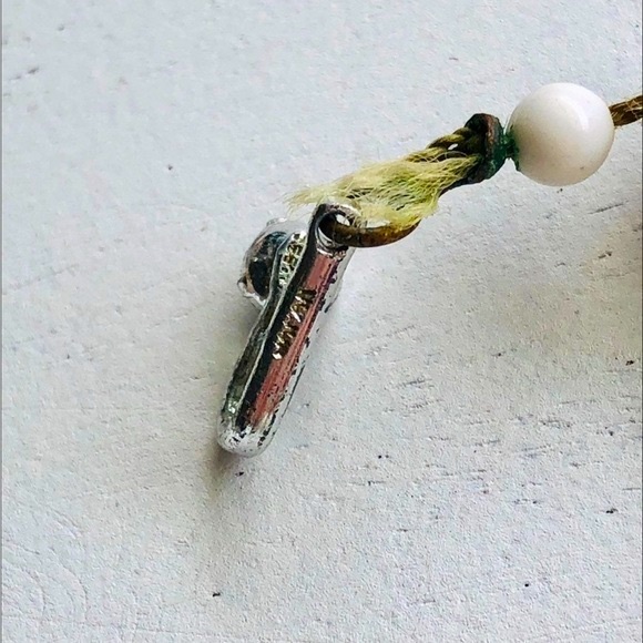 Vintage milkglass necklaces mod flower brooch - Picture 9 of 17